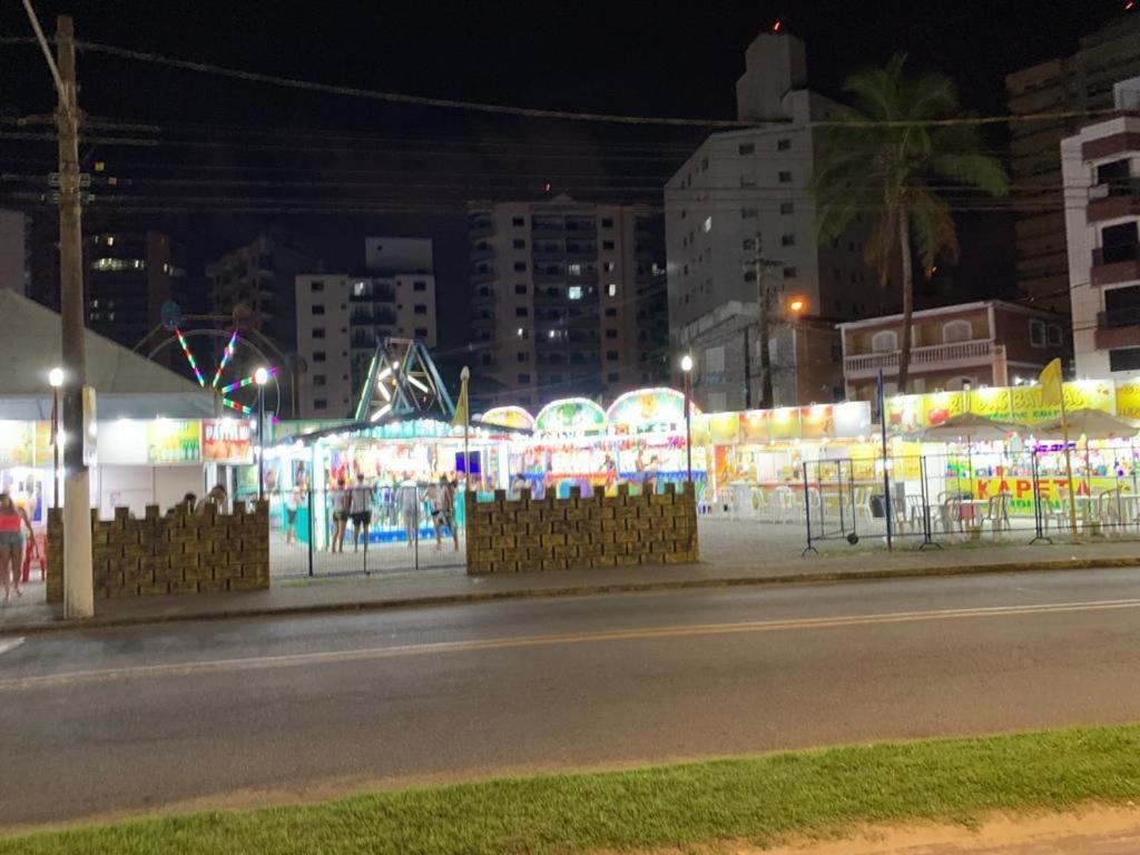 Apartamento frente ao mar com varanda e piscina Praia Grande (Santos) Exterior foto