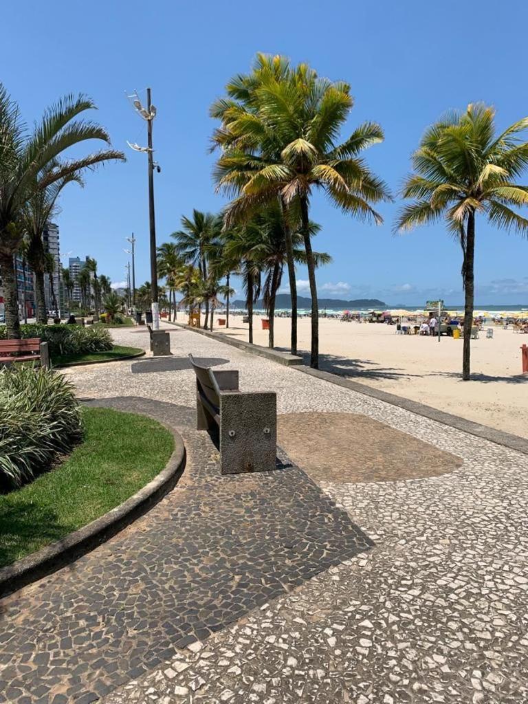 Apartamento frente ao mar com varanda e piscina Praia Grande (Santos) Exterior foto